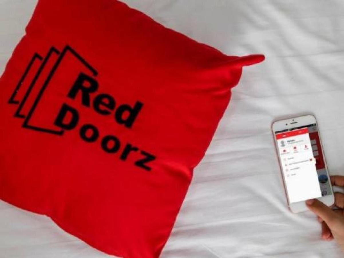 Готель Reddoorz @ Pangeran Antasari 2 Cilandak  Екстер'єр фото